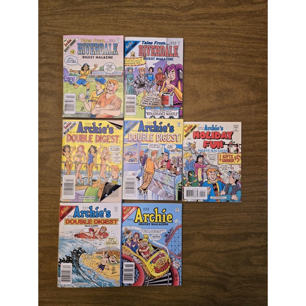 Archie Digest Comic Lot (7) Riverdale Double Digest Holiday Fun Mixed Issues Vin